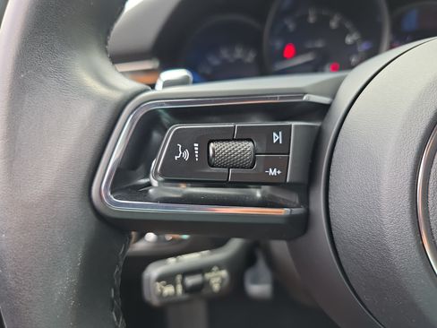 Certified 2023 Porsche Macan AWD/4WD image 18