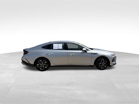 Used 2025 Hyundai Sonata SEL FWD image 7
