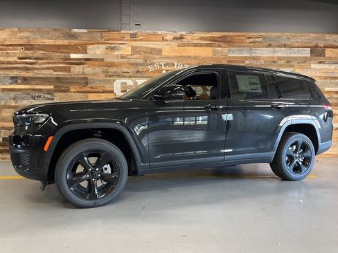 New 2025 Jeep Grand Cherokee L Altitude image 47