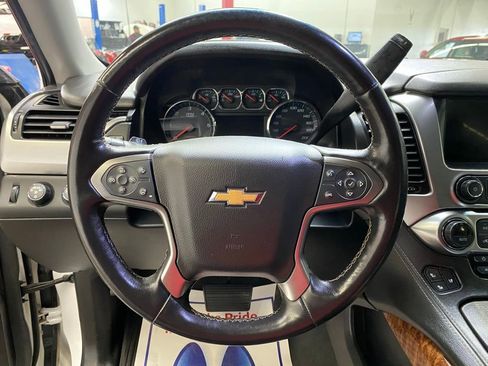 Used 2019 Chevrolet Suburban Premier image 22