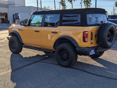 Used 2022 Ford Bronco Black Diamond image 4
