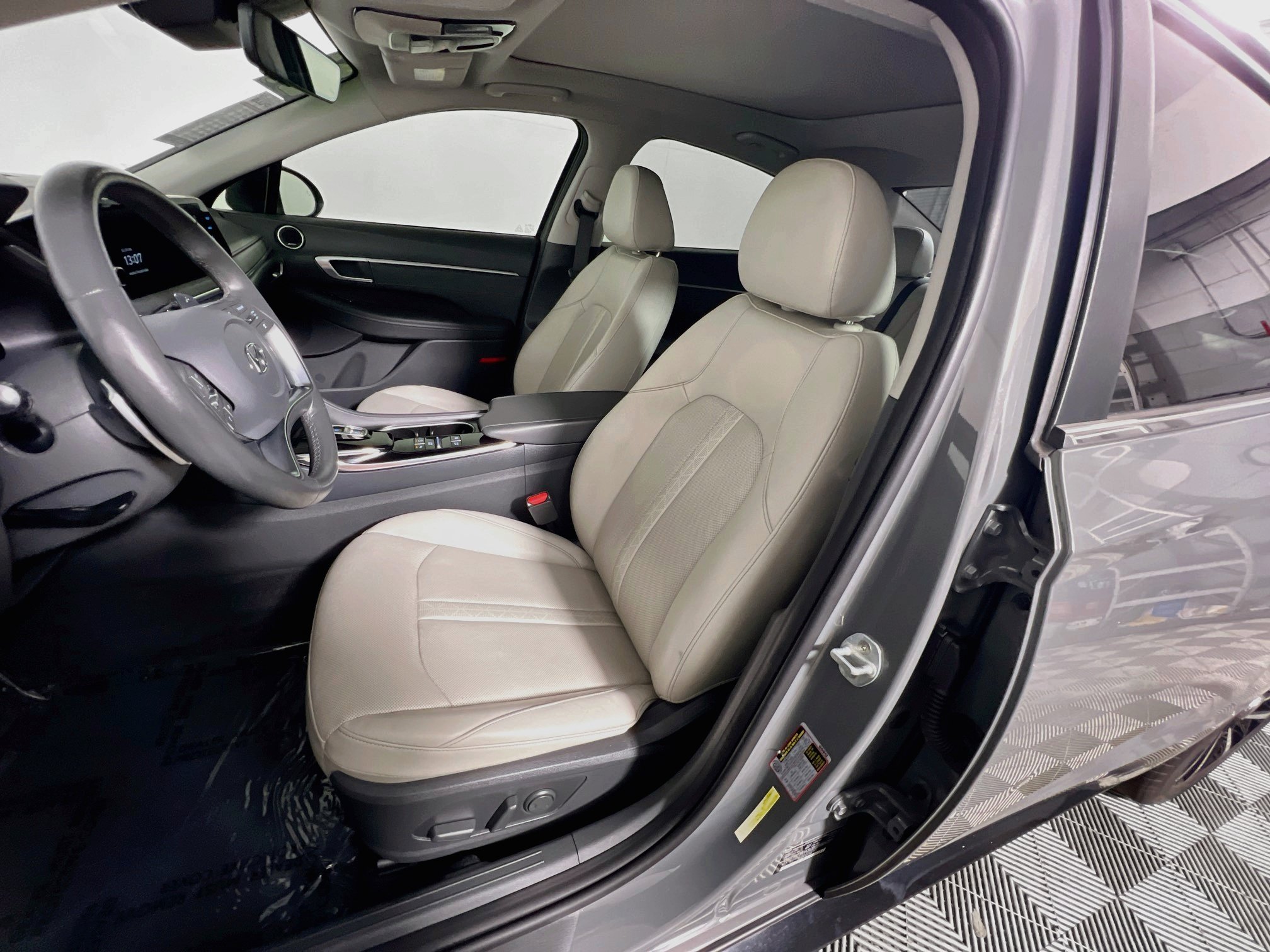 Used 2021 Hyundai Sonata Limited FWD image 15