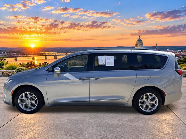 Used 2020 Chrysler Pacifica Limited FWD image 5