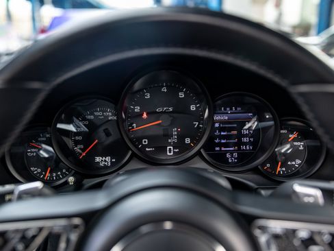 Used 2018 Porsche 911 Carrera GTS RWD image 27