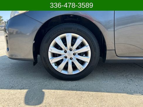 Used 2013 Toyota Corolla LE image 24