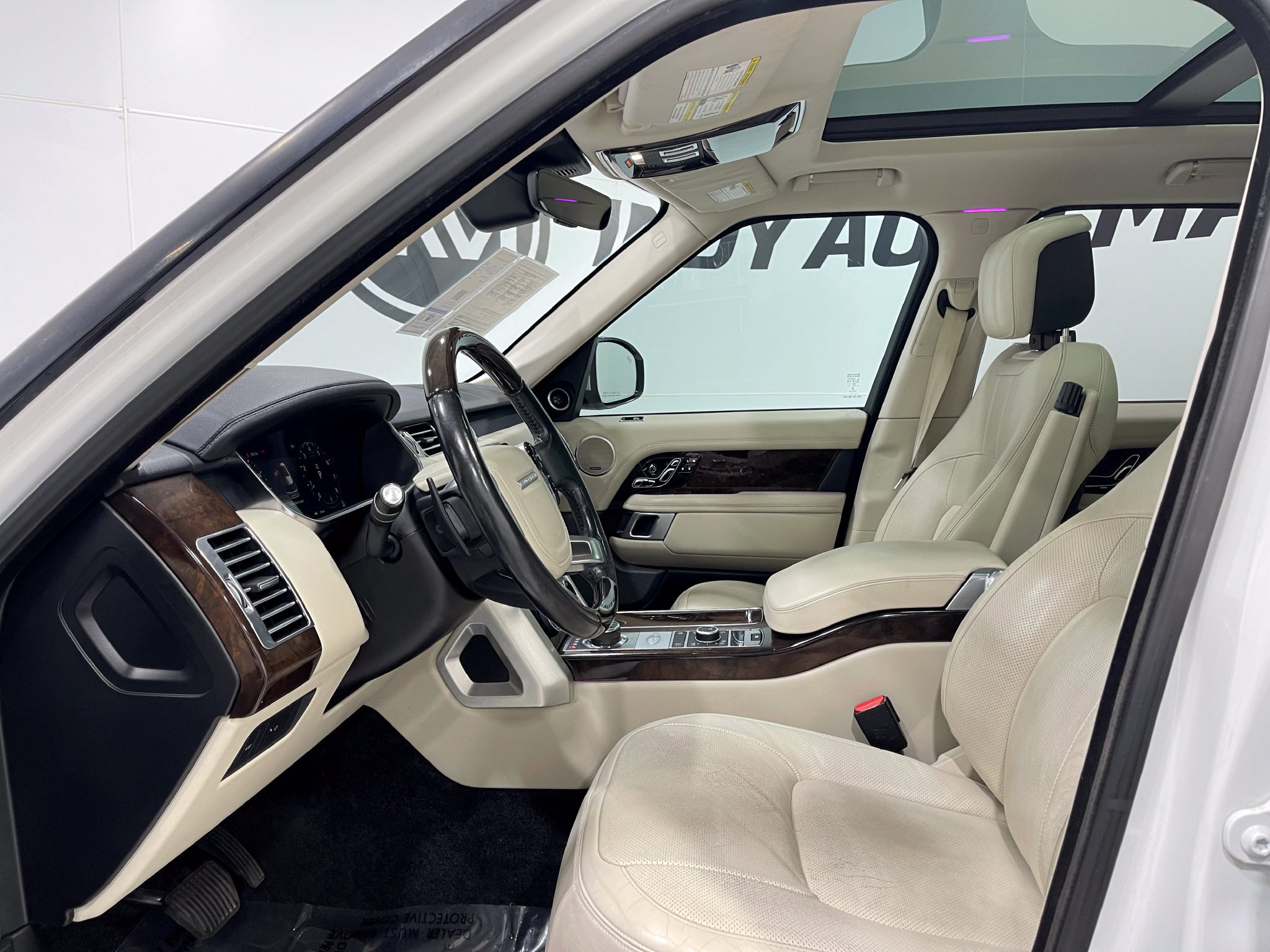 Used 2018 Land Rover Range Rover Supercharged AWD/4WD image 13