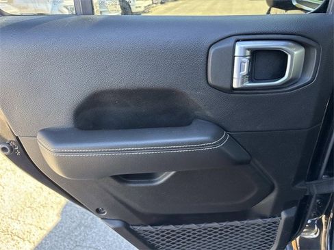 Used 2021 Jeep Gladiator Overland w/ Popular Equipment Package image 18