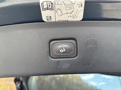 Used 2019 Ford Edge SEL w/ Equipment Group 201A image 23