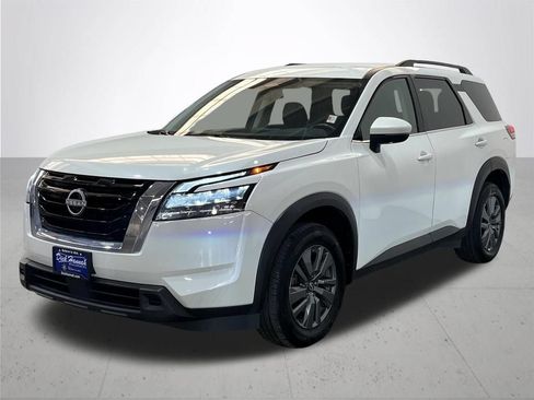 Used 2024 Nissan Pathfinder SV AWD/4WD image 2