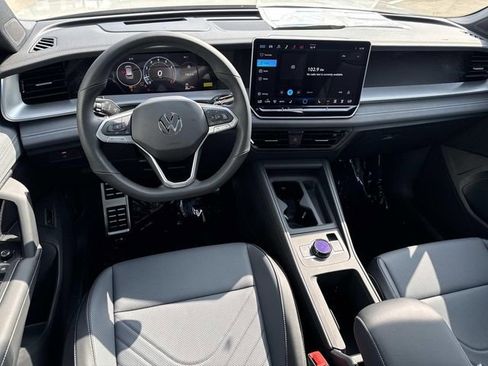 New 2026 Volkswagen Tiguan SE R-Line FWD image 7
