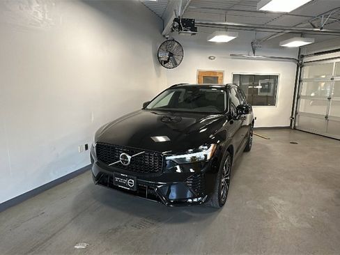 Certified 2025 Volvo XC60 B5 Plus image 1