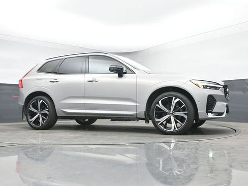 Used 2023 Volvo XC60 B5 Ultimate w/ Climate Package FWD image 14