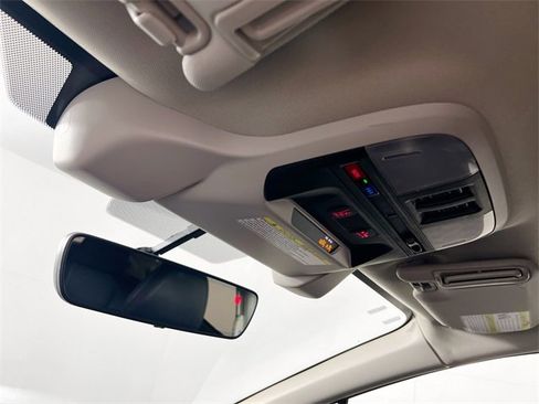 Used 2023 Subaru Impreza 2.0i Limited image 11