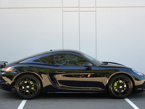 Used 2018 Porsche 718 Cayman RWD image 42