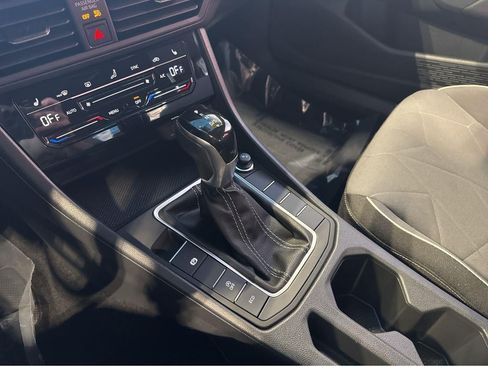 Used 2025 Volkswagen Jetta Sport FWD image 24