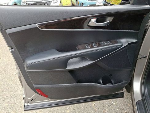 Used 2017 Kia Sorento LX image 14