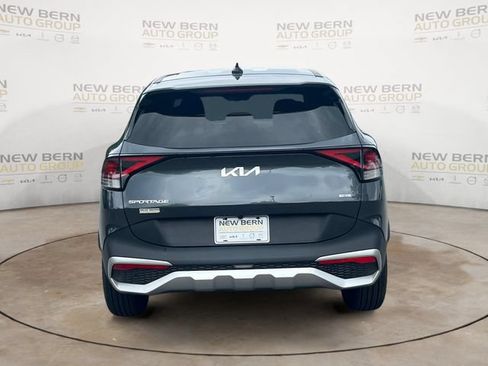 Used 2023 Kia Sportage LX AWD/4WD image 4