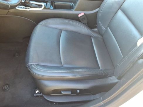 Used 2017 Chevrolet Cruze Premier FWD image 22