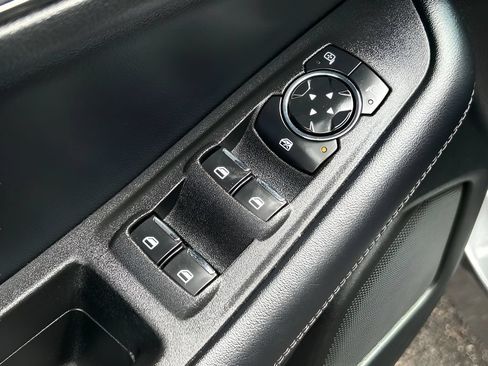 Used 2024 Ford Edge SE w/ Black Appearance Package AWD/4WD image 13