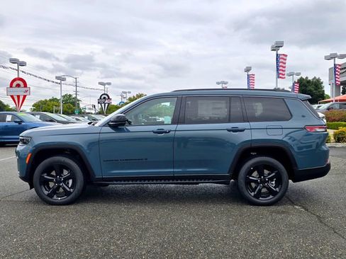 New 2026 Jeep Grand Cherokee L Limited AWD/4WD image 8