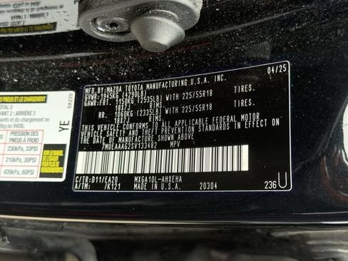 Used 2025 Toyota Corolla Cross XLE FWD image 24