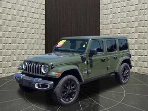 Used 2024 Jeep Wrangler Unlimited Sahara AWD/4WD image 10