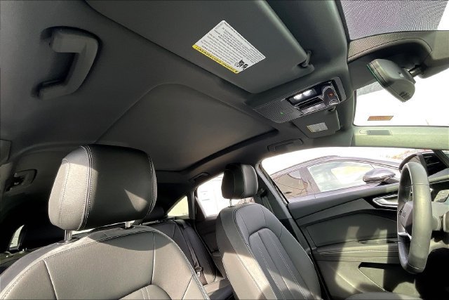 Used 2025 Audi Q4 e-tron Prestige AWD/4WD image 21