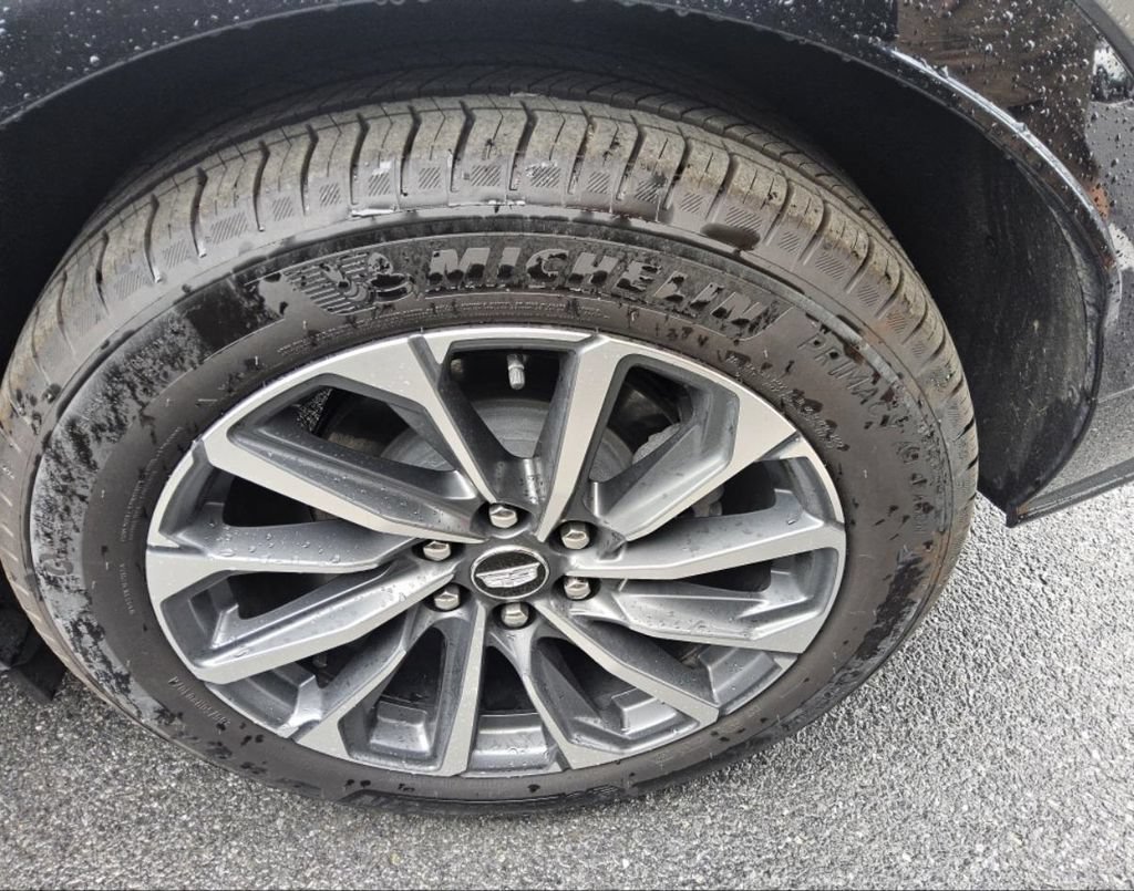 Used 2025 Cadillac Lyriq Sport AWD/4WD image 4