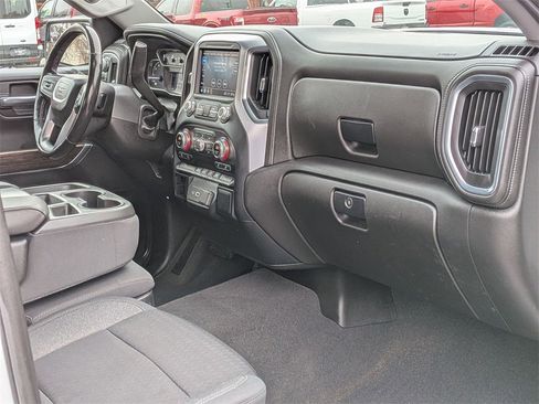 Used 2022 GMC Sierra 1500 SLE image 21