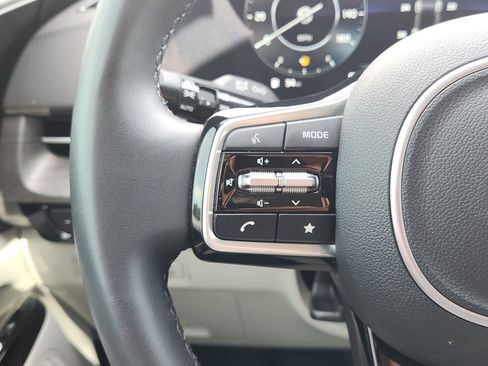 Used 2024 Kia Carnival SX FWD image 29