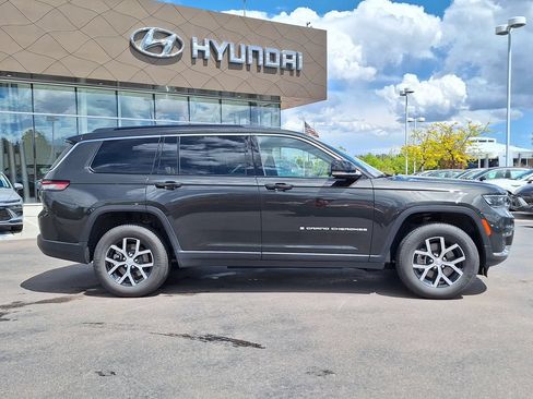 Used 2024 Jeep Grand Cherokee L Limited AWD/4WD image 2