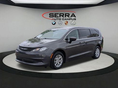 Used 2023 Chrysler Voyager LX FWD image 1