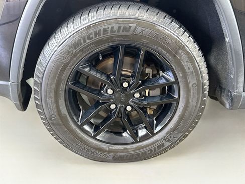 Used 2019 Jeep Grand Cherokee Limited AWD/4WD image 38