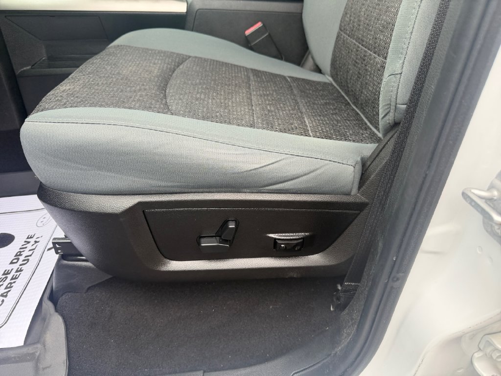 Used 2019 RAM 1500 Big Horn AWD/4WD image 13