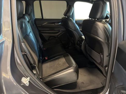 Used 2023 Jeep Grand Cherokee Altitude image 41