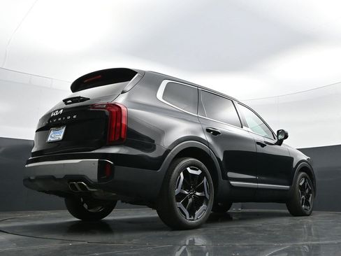 Used 2023 Kia Telluride S FWD image 37
