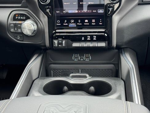 New 2026 RAM 1500 Laramie AWD/4WD image 12
