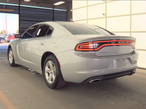 Used 2022 Dodge Charger SXT RWD image 6