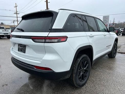 New 2026 Jeep Grand Cherokee 4WD image 3