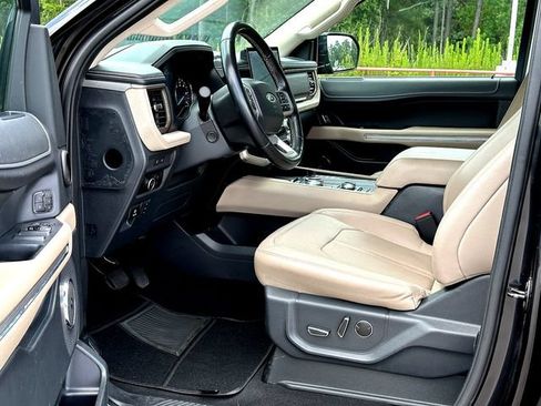 Used 2024 Ford Expedition Max Limited AWD/4WD image 10