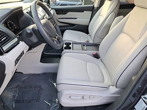 Certified 2025 Honda Odyssey Touring image 17