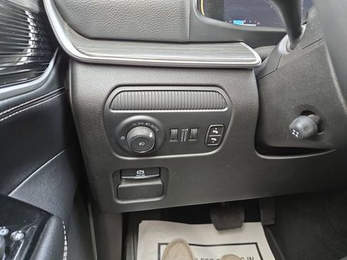 Used 2024 Jeep Wagoneer L Series II w/ Flexible Seating Group AWD/4WD image 23