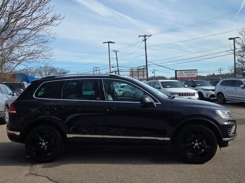 Used 2017 Volkswagen Touareg Wolfsburg Edition image 7