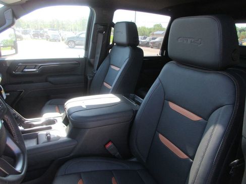 New 2026 GMC Sierra 2500 AT4 w/ AT4 Premium Plus Package AWD/4WD image 13