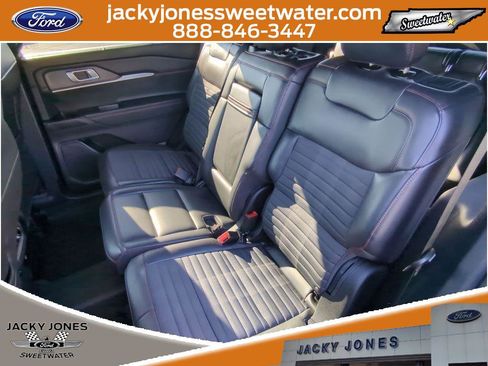 Certified 2025 Ford Explorer ST-Line w/ Premium Package image 24