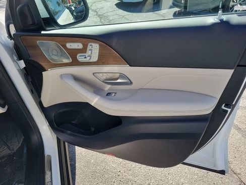 Used 2024 Mercedes-Benz GLE 450 4MATIC image 35
