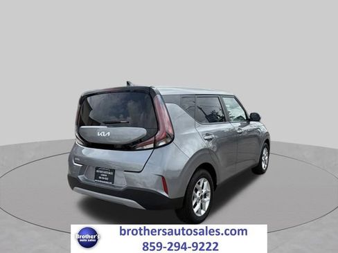 Used 2025 Kia Soul LX w/ LX Technology Package FWD image 6