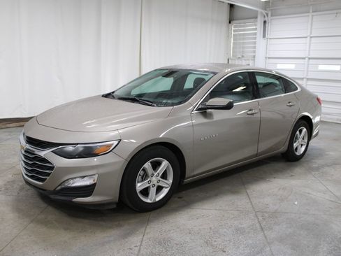 Used 2024 Chevrolet Malibu LT image 4