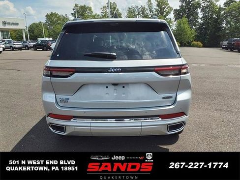 New 2023 Jeep Grand Cherokee Overland w/ Luxury Tech Group IV image 5
