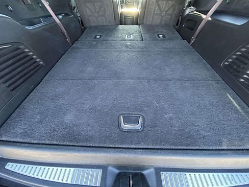 Used 2017 Cadillac Escalade ESV Platinum image 19